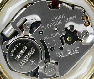 �G�݃E�H�b�`�r���vROYAL�̓d�r�����C�����[�u�����g