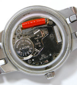 �G�݃E�H�b�`�r���vAnne-Klein�A���N���C���̓d�r�����C�����[�u�����g