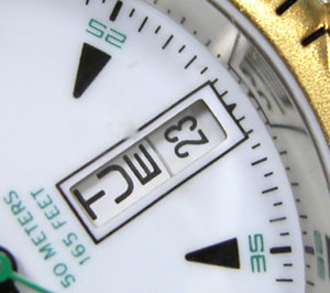 �G�݃E�H�b�`�r���vGUESS�Q�X�_�C�o�[�J�����_�[