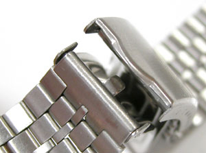 腕時計ベルト調整三つ折れバックル爪裏側