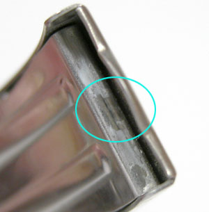 腕時計ベルト調整三つ折れバックル爪位置