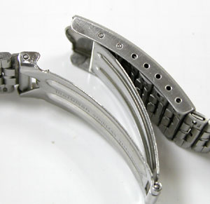 腕時計ベルト調整三つ折れバックルサイド