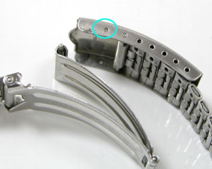 腕時計ベルト調整三つ折れバックル外し